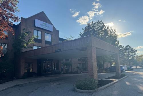 Livonia Hotel | Wingate by Wyndham Livonia