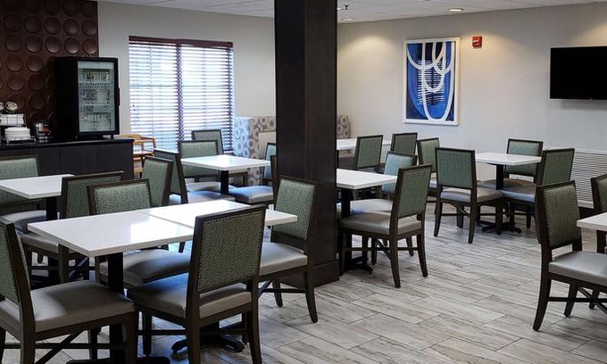 Port Wentworth Hotel | Wingate by Wyndham Port Wentworth Savannah Area