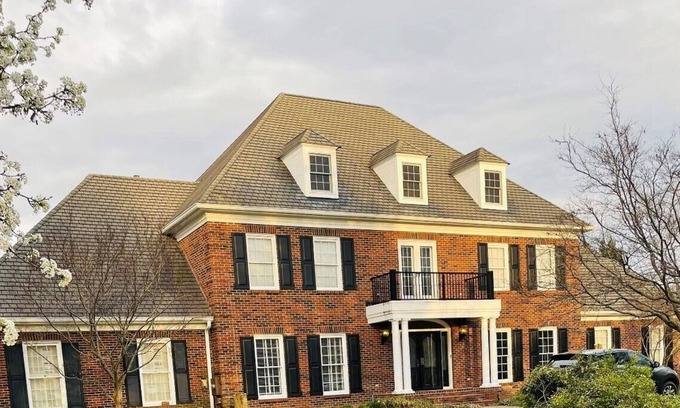 Prospect House | Winner's Circle Derby Mansion