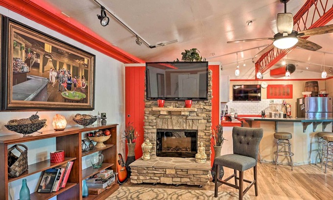 Winston - Salem Apartment | Winston-Salem Studio w/ Deck ~ 5 Mi to Dtwn!