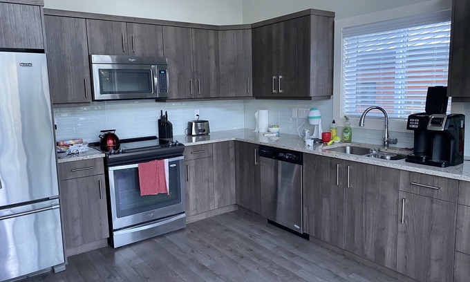 Youbou Cottage | Winter get away with lake view and personal hot tub.
