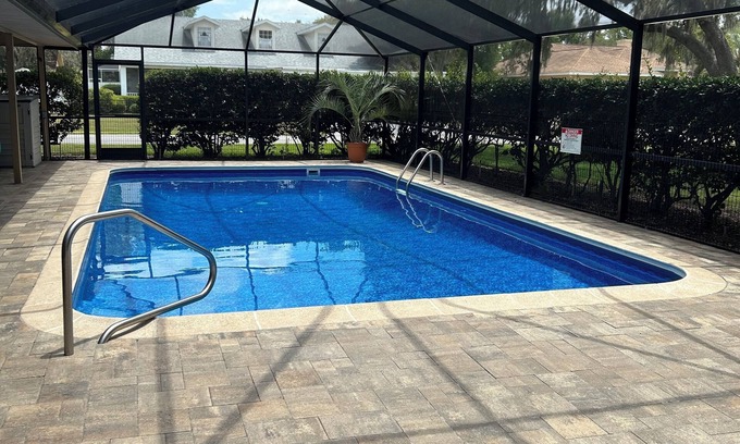 Jan Phyl Village House | Winter Haven, FL Pet Friendly Residential Retreat