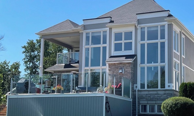 Wasaga Beach House | Winter Wonderland Scenic Cross country/Walking Trails OR Downhill Skiing