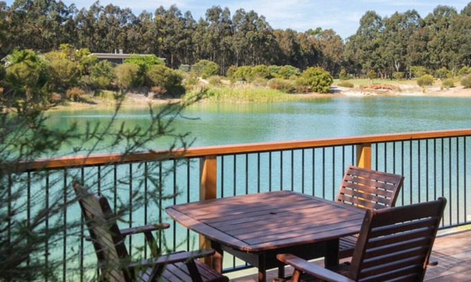 Wilyabrup Apartment | Wirraway Luxury Chalet | Lake Views | Private Gardens