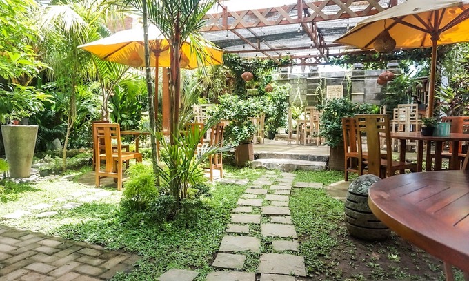 Sumberagung Hotel | Wisma Pulau Merah