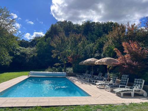 Bersac-sur-Rivalier House | Wisteria cottage