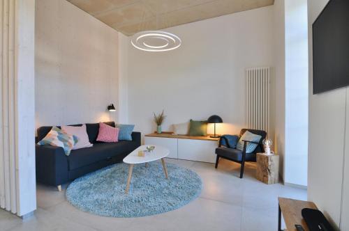 Baustert Apartment | Wohnen im Klassenzimmer einer Alten Schule