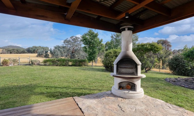 Goughs Bay House | Wollondilly - Mansfield - Sleeps 10