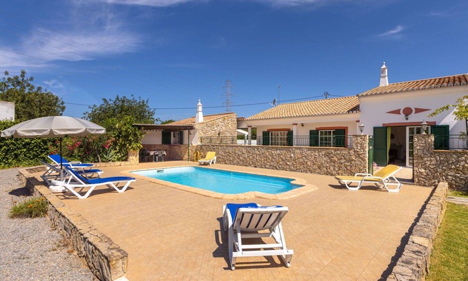 Murta House | Wonderful private villa for 6 people with WIFI, private pool, A/C, TV, terrace and parking