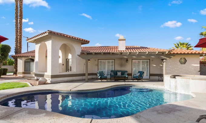 Desert Club Estates House | Wonderful 5 bdrm Property in the heart of Old Town La Quinta - LQ Lic #068095