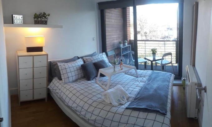 Shadwell Apartment | Wonderful bedrooms near by Tower Bridge