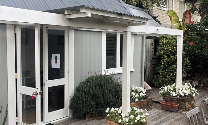 Devonport Apartment | Wonderful, charming and perfectly positioned