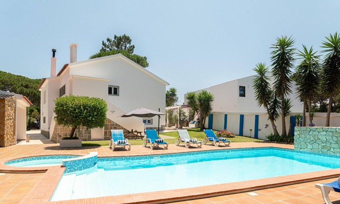 Colares Villa | Wonderful Lisbon Coast Villa | 5 Bedrooms | Villa Cassandra | Private Pool & Close to Amenities | Sintra