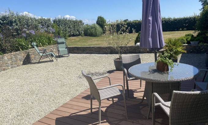 Bretteville-sur-Ay House | Wonderful private villa for 4 guests with WIFI, TV, terrace and pets allowed