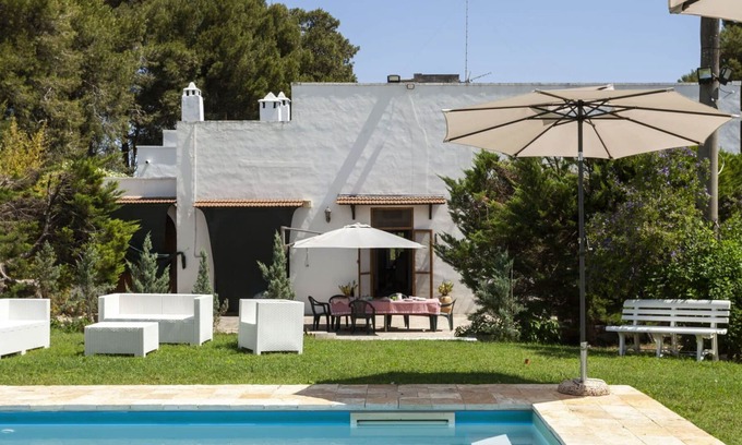 Arnesano Villa | Wonderful private villa for 8 guests with private pool, WIFI, patio, pets allowed and parking