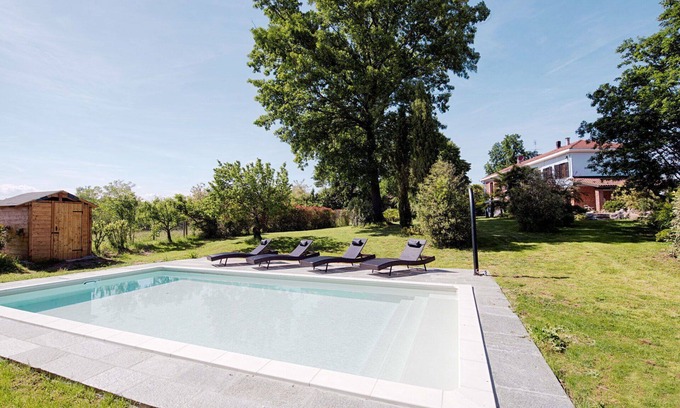 San Damiano dʼAsti House | Wonderful private villa with A/C, private pool, WIFI, TV, patio, pets allowed and parking