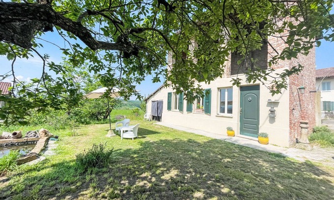 San Damiano dʼAsti House | Wonderful private villa for 2 people with WIFI, A/C, TV, patio, pets allowed and panoramic view