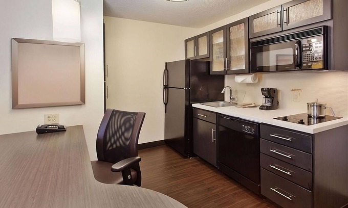 Somerset Apartment | Wonderful Place To Stay! 3 Amazing units for Family or groups. Near Revere Park