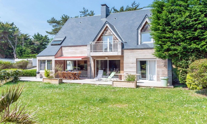 Agon-Coutainville House | Wonderful private villa for 12 people with TV, terrace and pets allowed