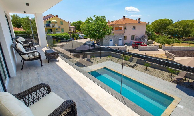 Skrbcici House | Wonderful private villa for 10 people with A/C, private pool, WIFI, TV and terrace