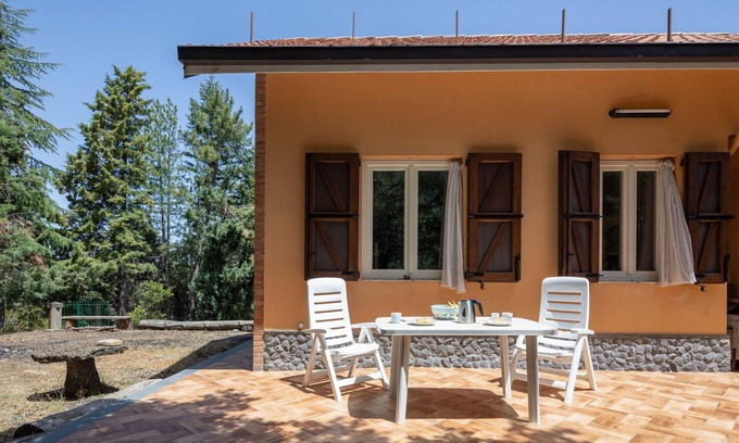 Linguaglossa Villa | Wonderful private villa for 8 people with WIFI, TV, terrace and parking