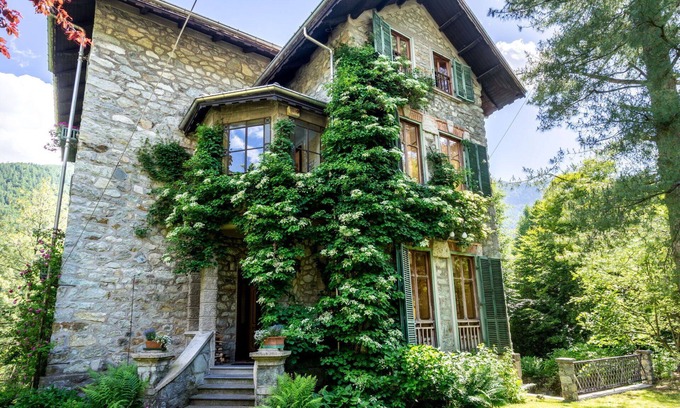 Ala di Stura House | Wonderful private villa for 12 people with WIFI, TV, patio and pets allowed