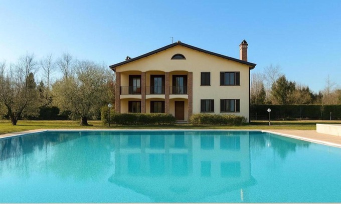 Lamporecchio Villa | Wonderful private villa with WIFI, private pool, hot tub, TV, terrace and panoramic view