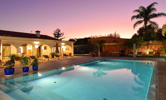 Campo Internacional Maspalomas Villa | Wonderful private villa for 10 people with A/C, private pool, WIFI, TV, patio and parking