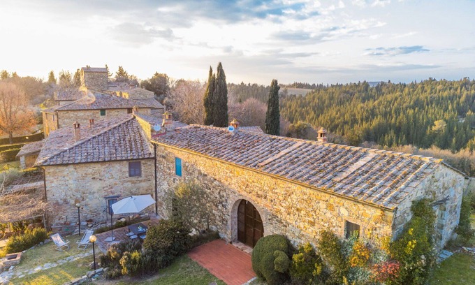 Castellina in Chianti House | Wonderful private villa for 4 people with pool, WIFI, TV, terrace and panoramic view