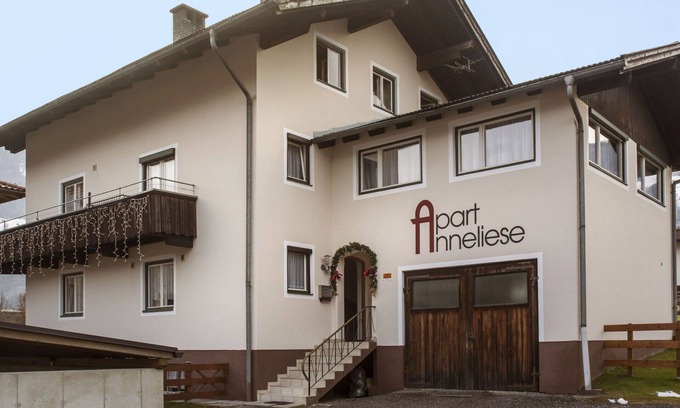 Fuegen House | Wonderful private villa for 22 people with WIFI, TV, patio and parking
