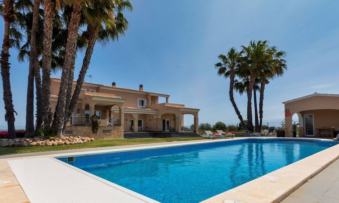 Peniscola Villa | Wonderful private villa for 12 people with WIFI, A/C, private pool, TV, patio and pets allowed