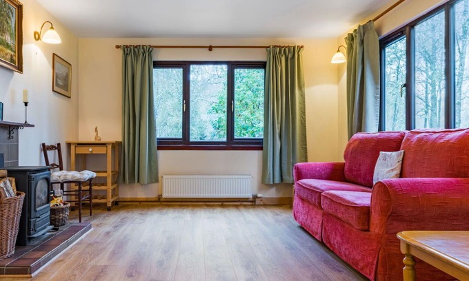Marybank House | Wonderful private villa for 2 people with TV and parking