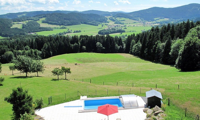 Kollnburg House | Wonderful private villa for 25 people with WIFI, pool, TV, terrace, pets allowed and panoramic v.