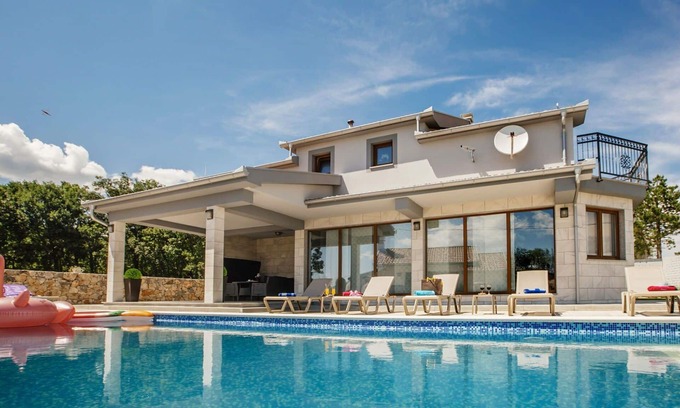 Prolozac Villa | Wonderful private villa with hot tub, A/C, private pool, WIFI, TV, terrace, panoramic view, parking