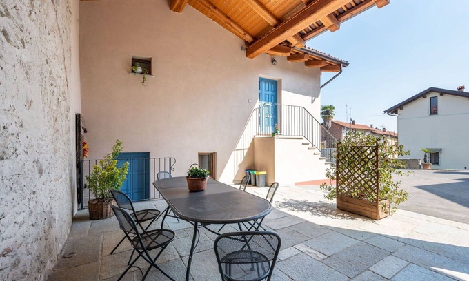 Verzuolo House | Wonderful private villa for 4 guests with WIFI, TV and patio