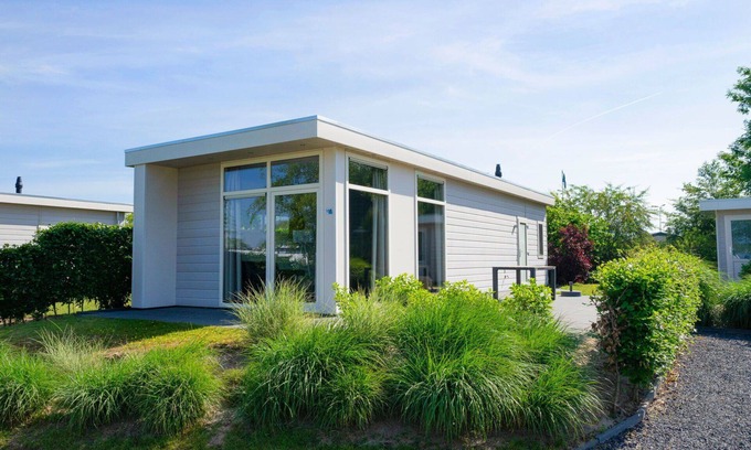 Nunspeet House | Wonderful private villa for 4 guests with pool, WIFI, TV, terrace and parking