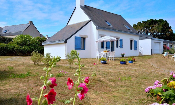 Asserac House | Wonderful private villa for 4 people with WIFI, TV, patio, pets allowed and parking