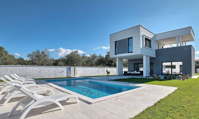 Stinjan Villa | Wonderful private villa for 8 people with WIFI, private pool, A/C, TV and terrace