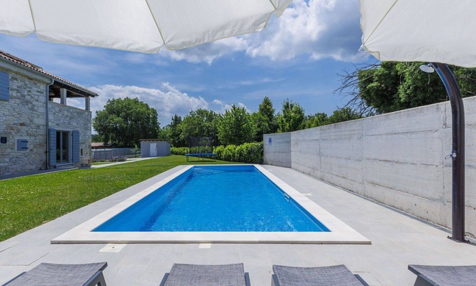 Groznjan House | Wonderful private villa for 6 people with A/C, WIFI, hot tub, private pool, TV and terrace