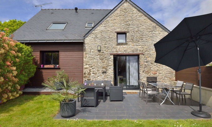 Besne House | Wonderful private villa for 5 people with WIFI, TV, patio and pets allowed