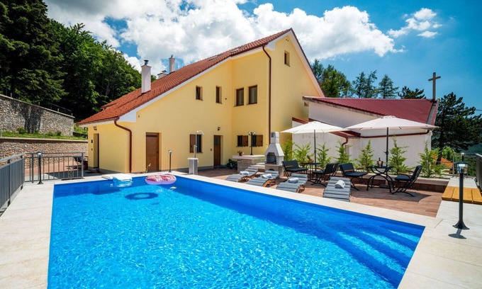 Senj House | Wonderful private villa for 12 people with private pool, WIFI, TV, terrace and pets allowed