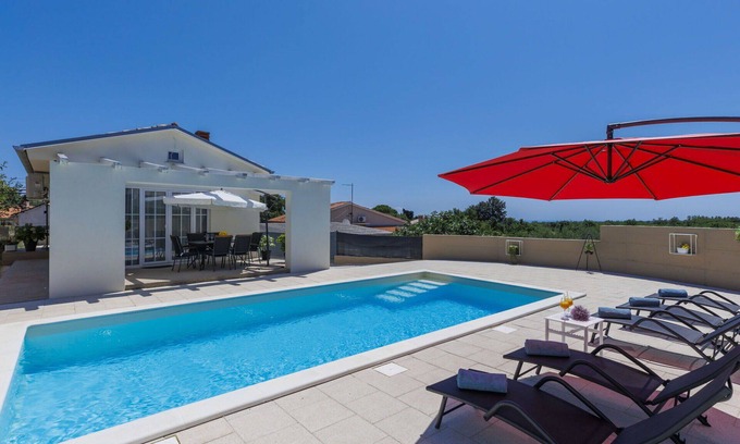 Krnica House | Wonderful private villa for 5 people with private pool, A/C, WIFI, TV and terrace