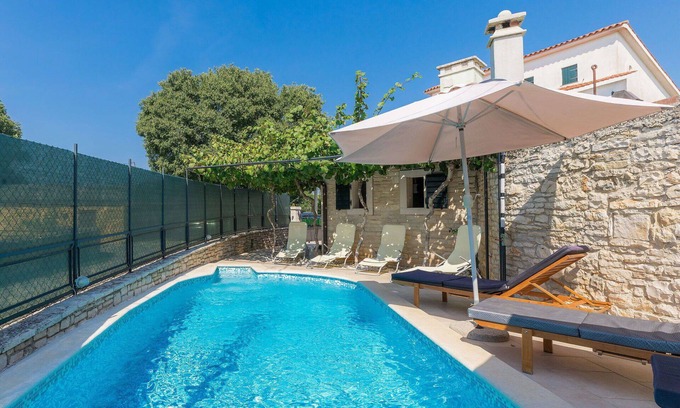 Divsici House | Wonderful private villa for 8 people with private pool, A/C, WIFI, TV, terrace and pets allowed