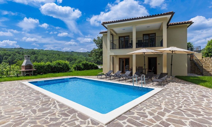 Pican House | Wonderful private villa with private pool, A/C, WIFI, TV, terrace, pets allowed and parking