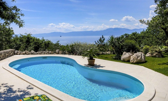 Zurkovo Villa | Wonderful private villa for 8 people with WIFI, private pool, A/C, TV, terrace and pets allowed