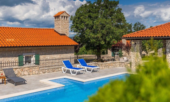Krsan House | Wonderful private villa for 10 guests with WIFI, private pool, A/C, hot tub, TV, terrace and par.