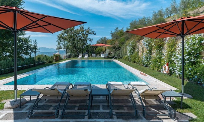 Nozanno Villa | Wonderful private villa for 18 people with WIFI, private pool, A/C, hot tub, TV, patio and parking