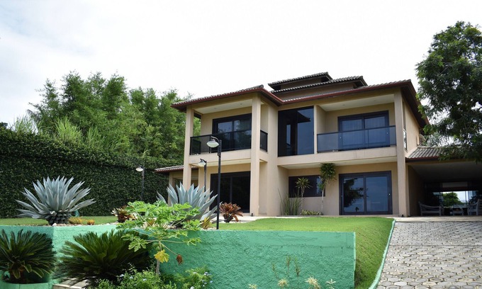 Portal da Ferradura House | Wonderful residence in Alto da Ferradura, with stunning views!