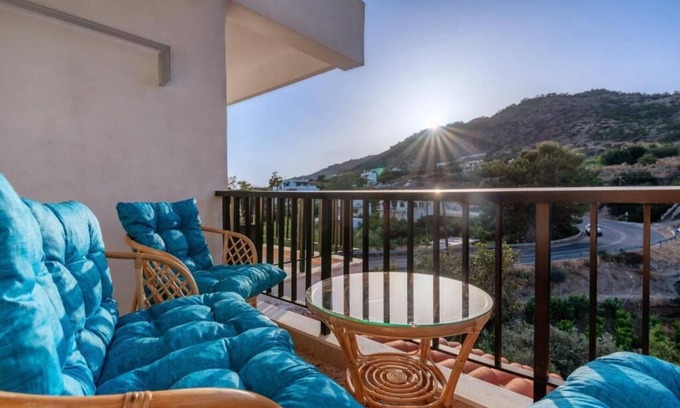 Agios Panteleimonas Apartment | Wonderful studio apartment on a beautiful bay in the south-east of Crete