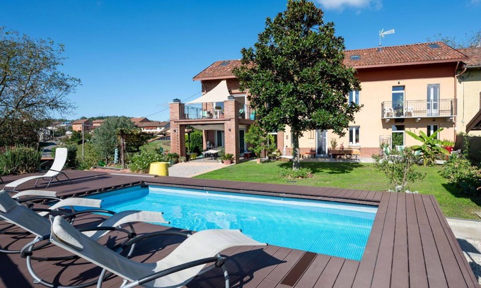 San Damiano dʼAsti House | Wonderful villa for 10 people with private pool, WIFI, A/C and patio